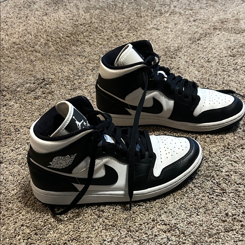 Nike Black and White Athletic Shoes (Panda Dunks)